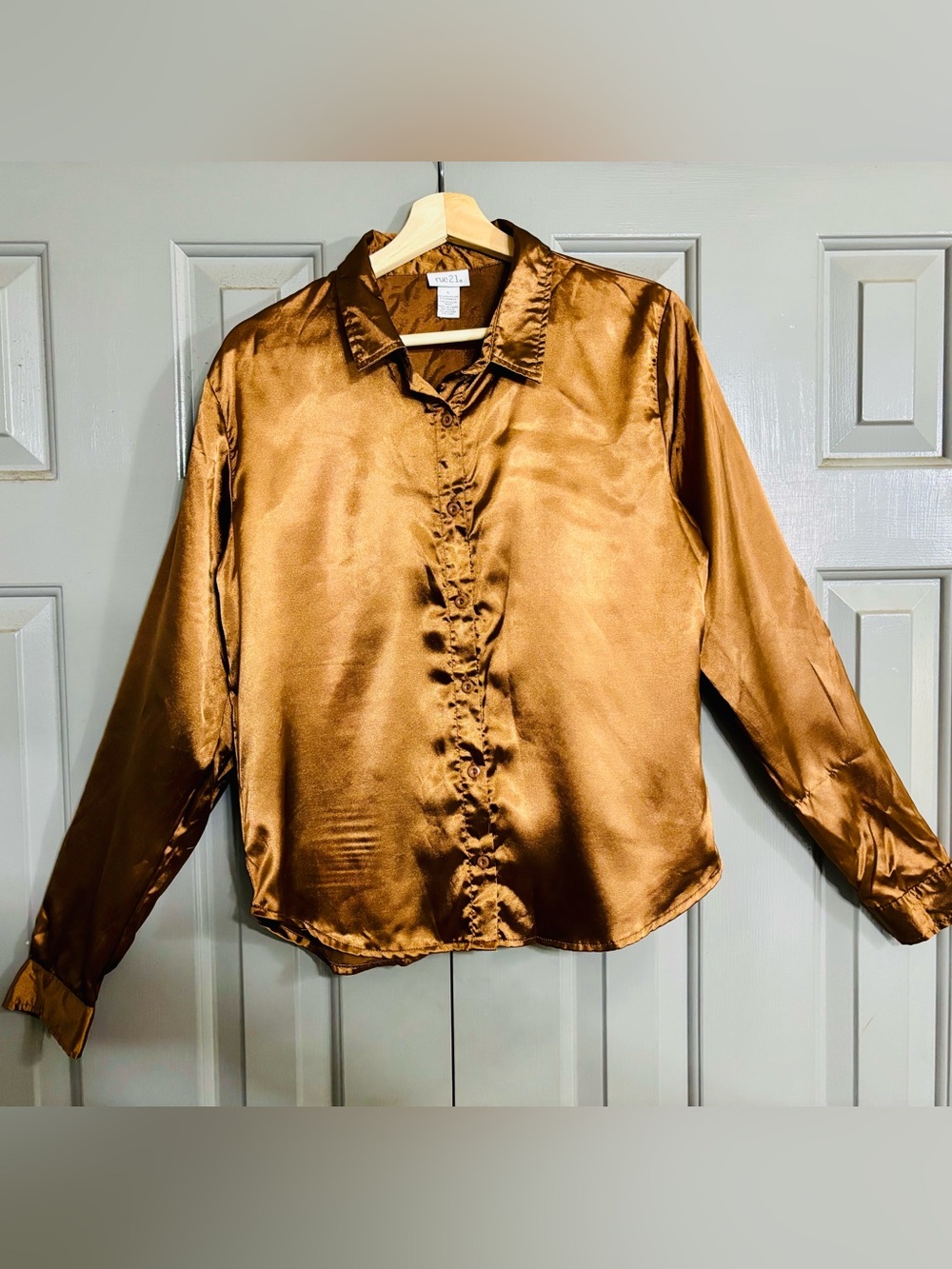 ⁠rue21 Size L Bronze Gold Liquid Satin Button Down Blouse Long Sleeve Y2K Shiny⁠